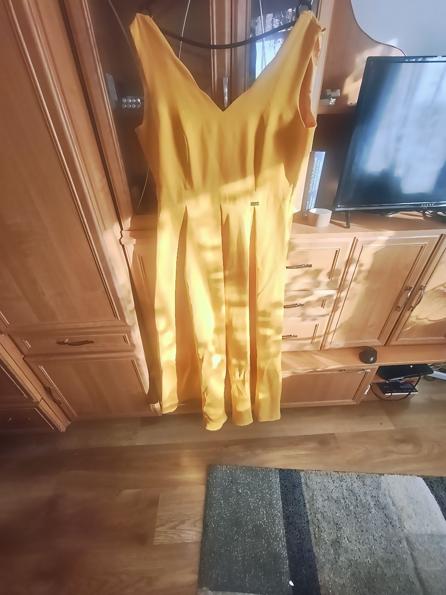 Sukienka musztardowa maxi rozmiar xl