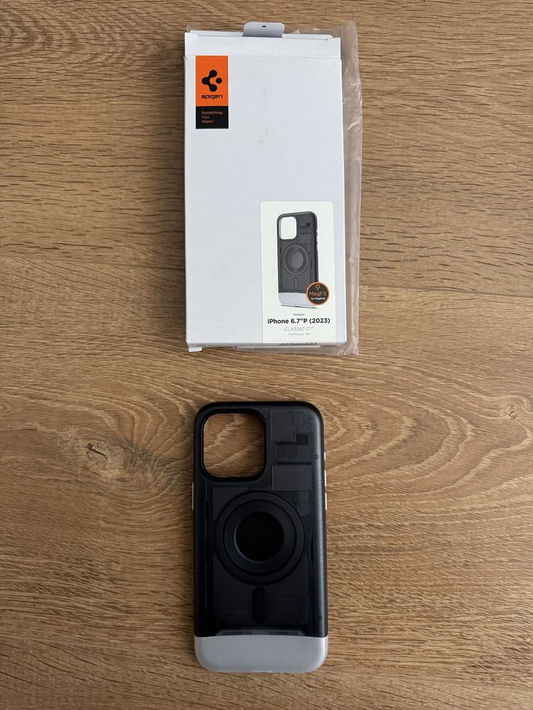 Etui do Iphone 15 Pro Max Spigen i Ringke