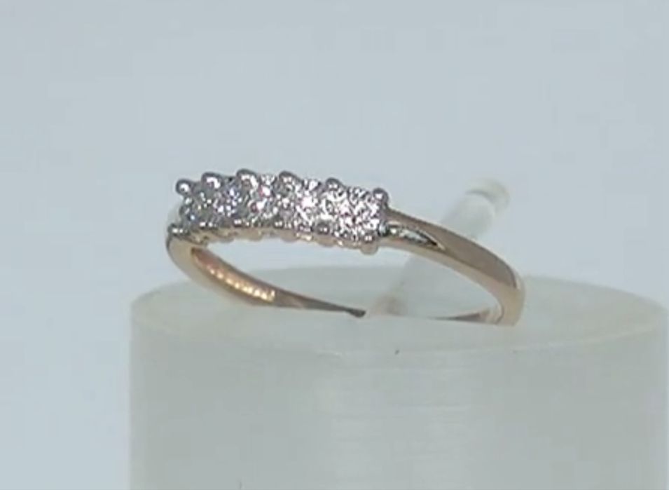 Золотое кольцо с бриллиантом 17 р. 585 проба