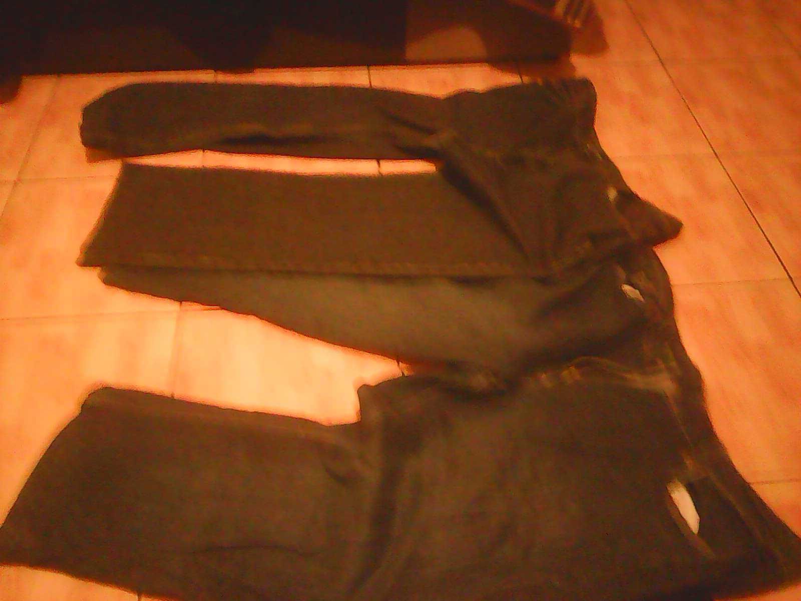 spodnie dresowe i jeans na pytac o rozmiar jak nowe ale uzywane tanio