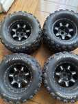 Pneus para monster truck 1/10 .