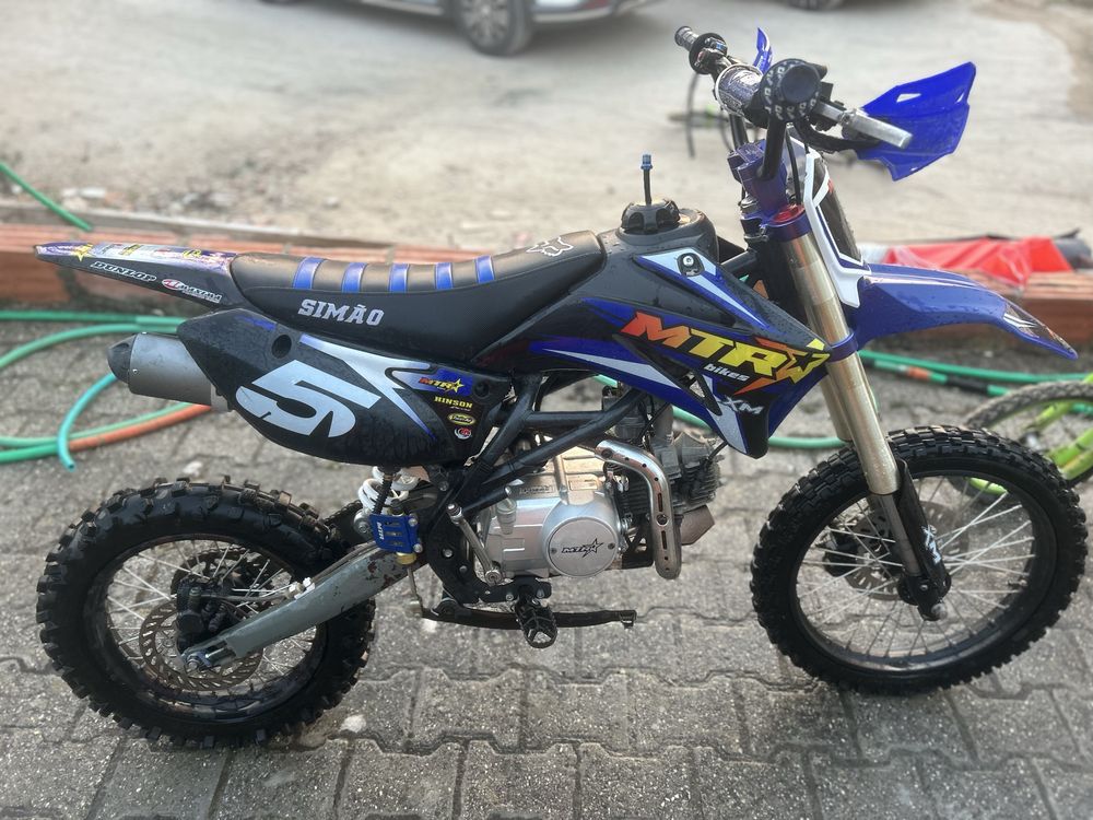 Pit bike 125cc com muita força