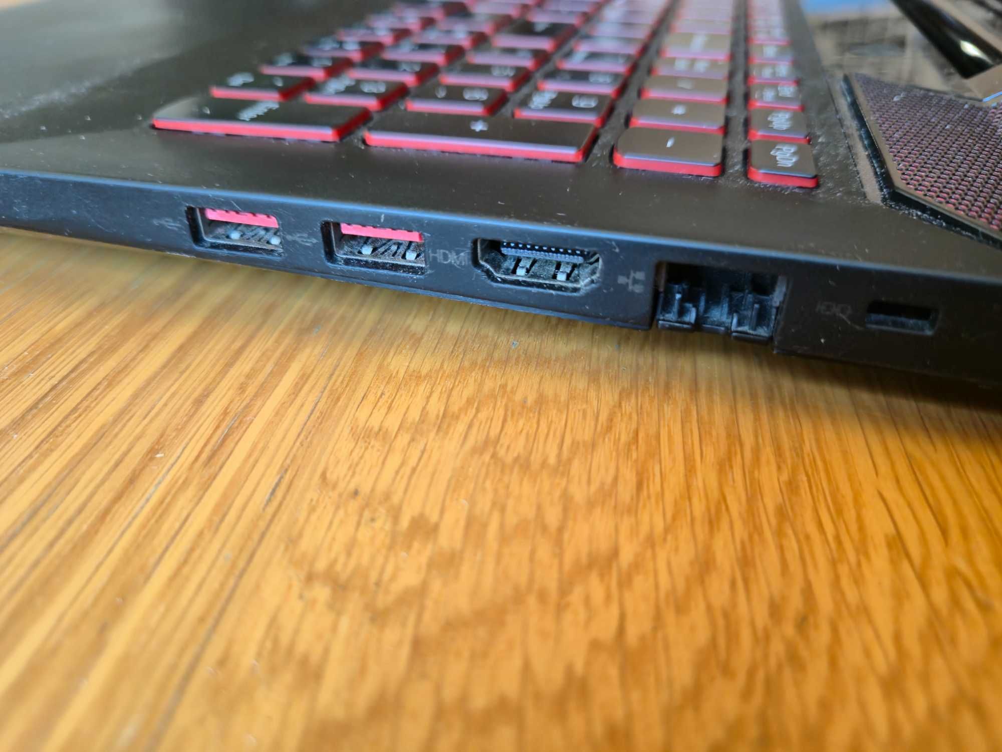laptop Lenovo Y700-15ISK, i7, 32GB RAM, SSD 500GB, plecak, FV, kam.3D,