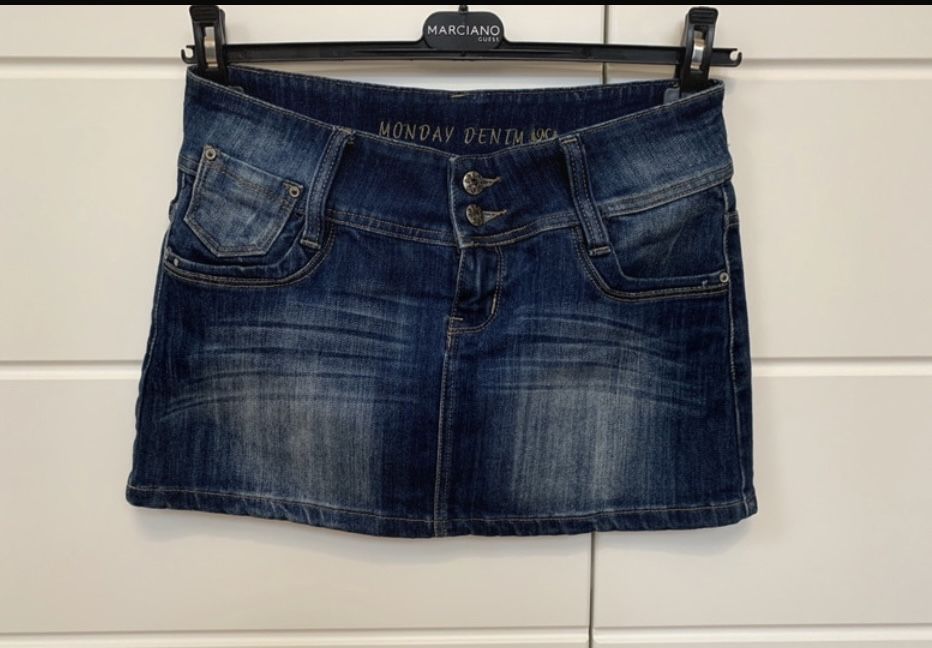 Spódniczka jeansowa w roz . 38