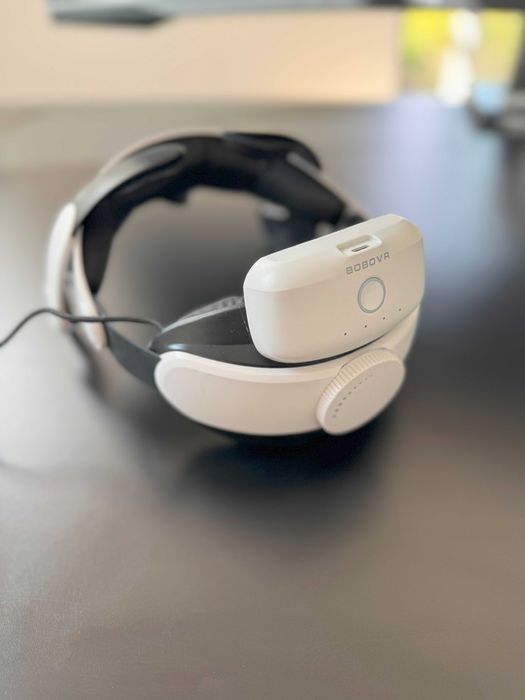 Oculus Quest 2 - doinwestowany + BOBO VR M2 PRO (EXTRA BATERIA)