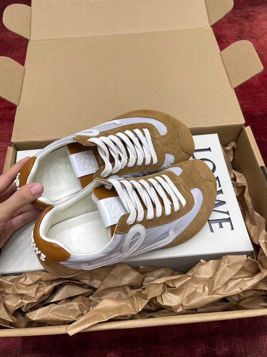 Os sapatos LOEWE são estilos muito bonitos