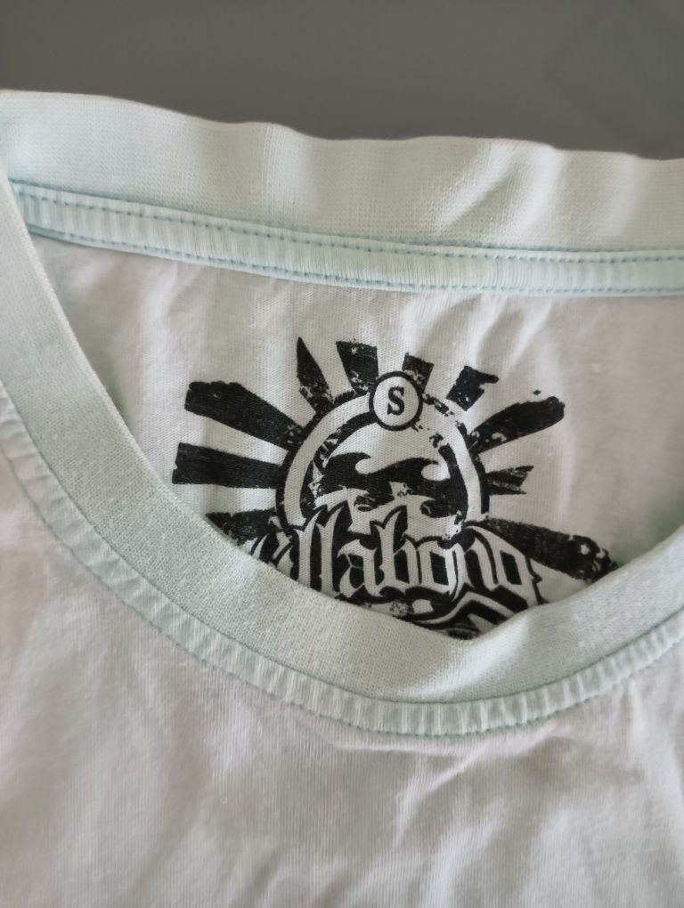 Tshirt	Billlabong - Lisboa	Tamanho S	usada em bom estado