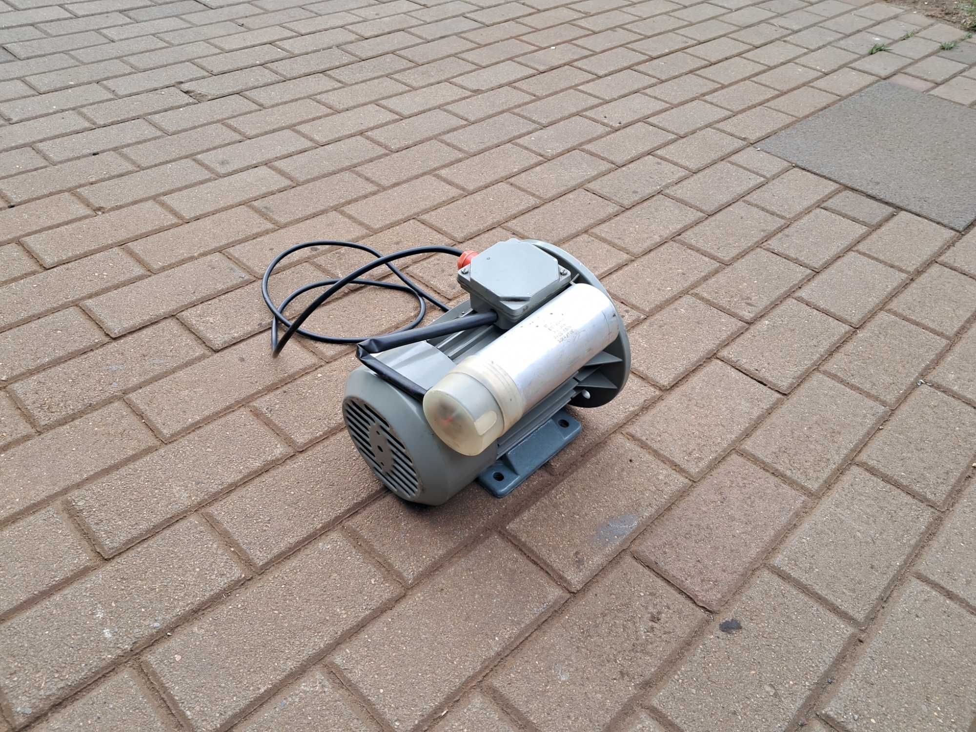 Silnik elektryczny 1,1kw 2820 obrotów 220v,230v 1-faz Polski.Wysyłka