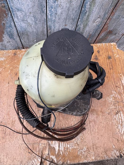 Насос електроусилителя руля ЕГУР Opel Astra H