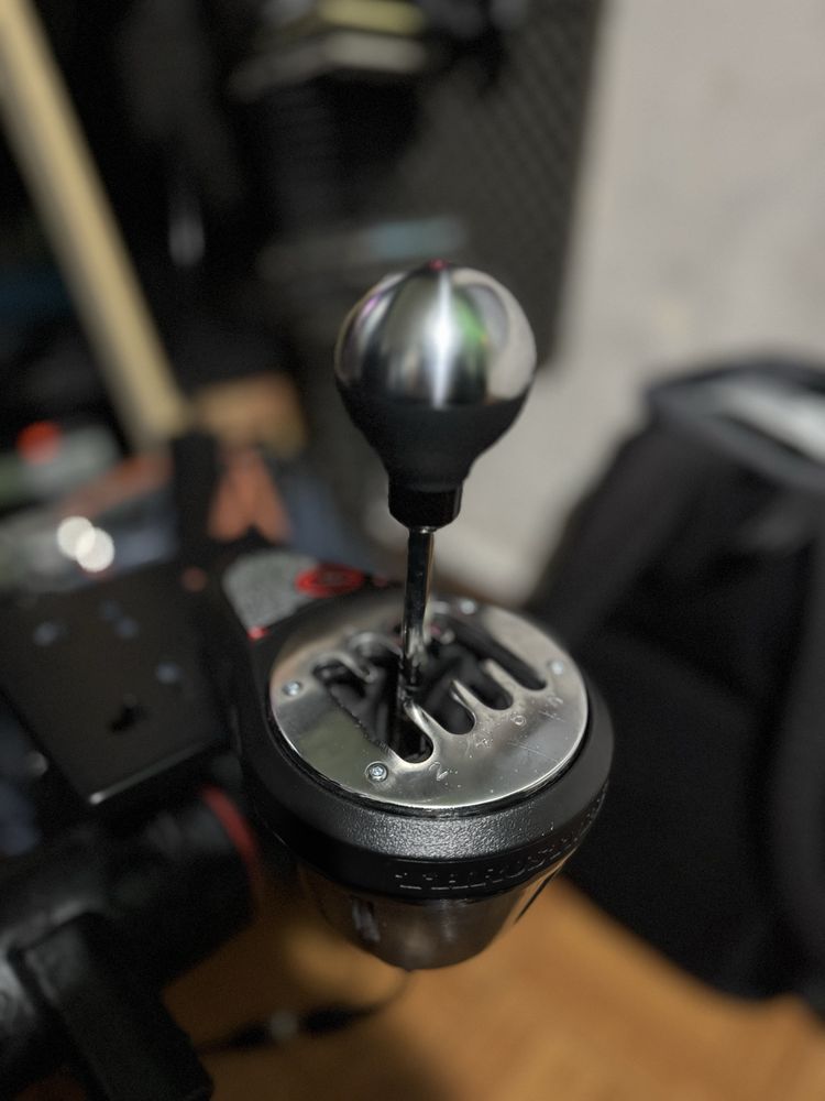 Playseat + Thrustmaster T300 c/ Mods