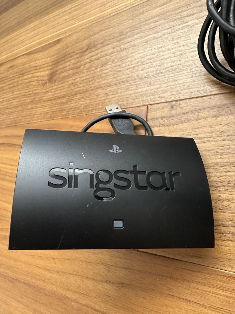 Consola PS3 320gb + 4 jogos + singstar microphone receiver