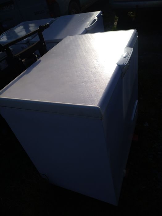 Duźa zamrażarka skrzyniową 260 l