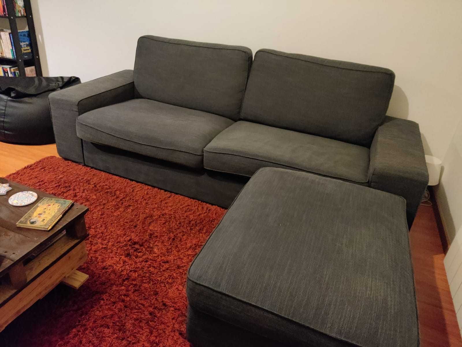 Sofá kivic ikea 3 lugares e puff antracite