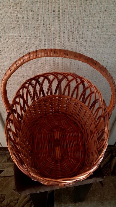 Корзина для походов в лес на отдых в церковь на Великдень