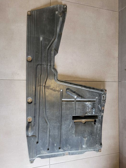 Osłona podwozia środkowa lewa BMW 3 F30 2.0 Diesel 7.241.829