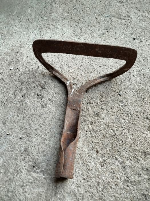 Stara haczka motyka bez trzonka