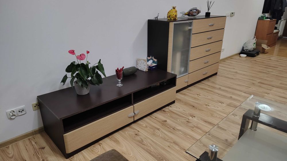 DUŻY ZESTAW MEBLI SALONOWYCH wenge/jasne drewno (Komoda, Witryna, RTV)