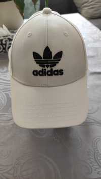 Czapka z daszkiem firmy Adidas