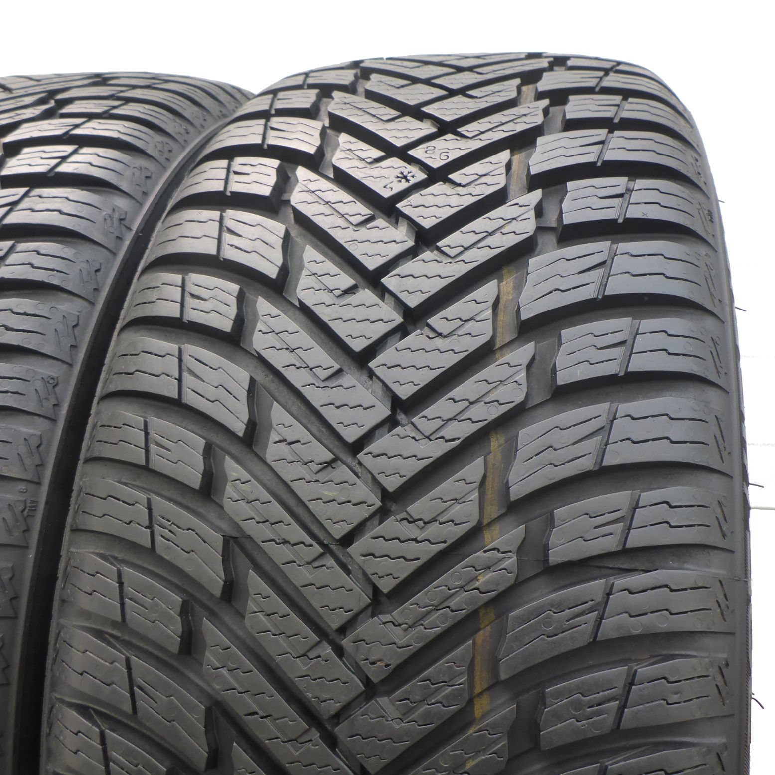 205/45/17 Nokian 205/45R17 88V XL Weatherproof Wielosezon 2018 8mm