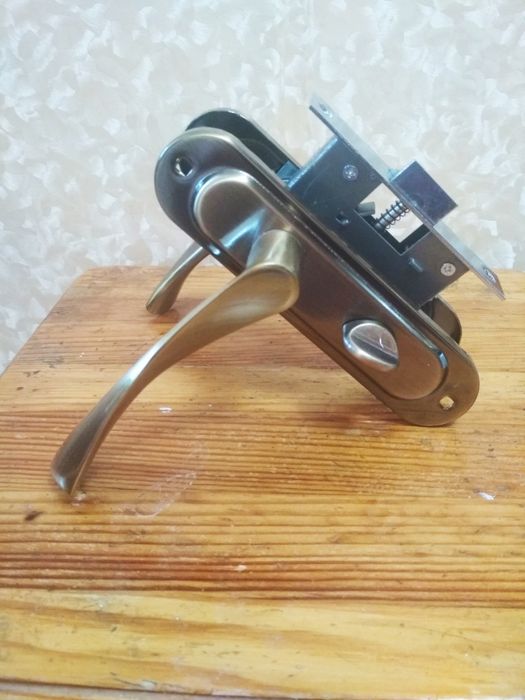 Замки для международных дверей