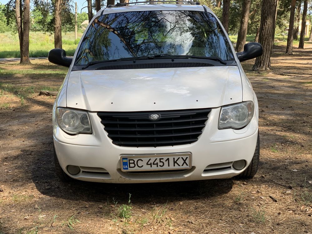 Chrysler Voyager  2.8 дизель в гарному стані