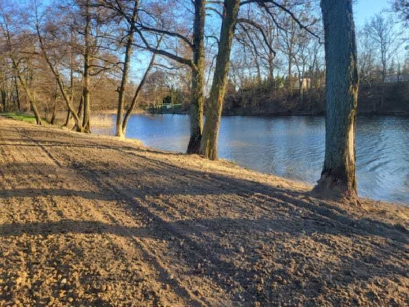 Działka z własną linią brzegową,