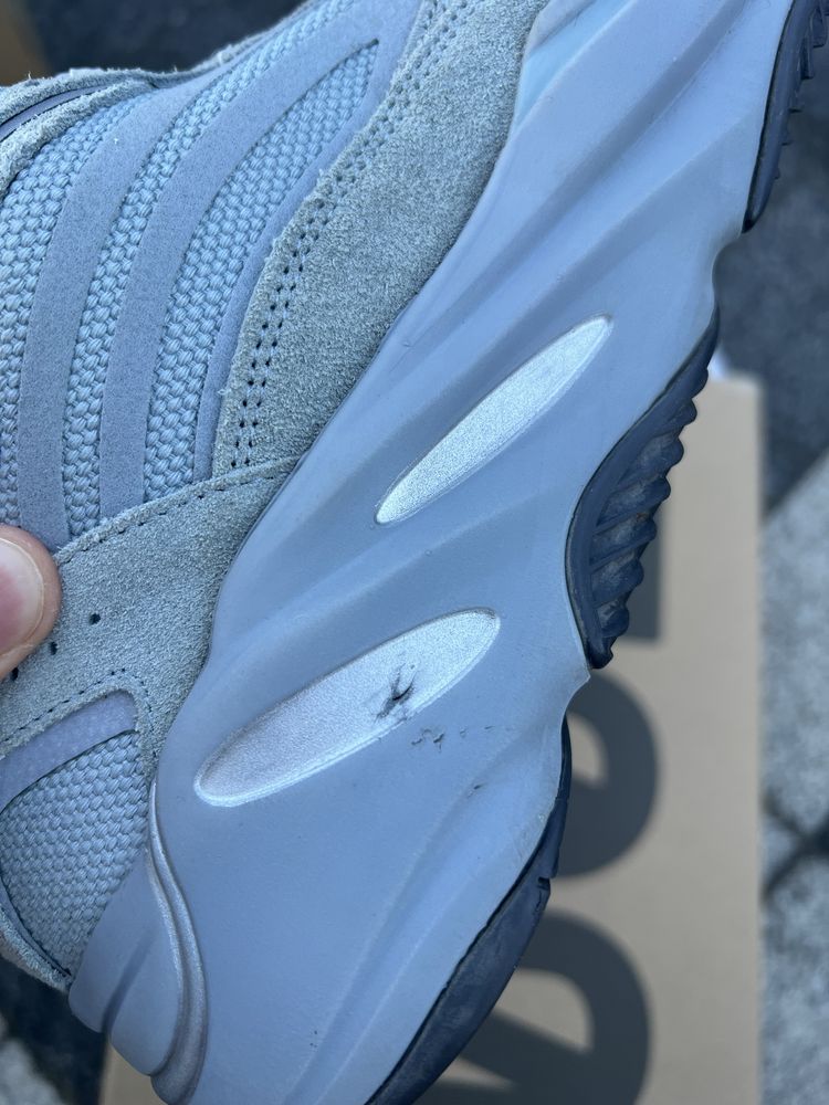 Adidas Yeezy Boost 700 V2 Hospital Blue sneakery szare 44 2/3