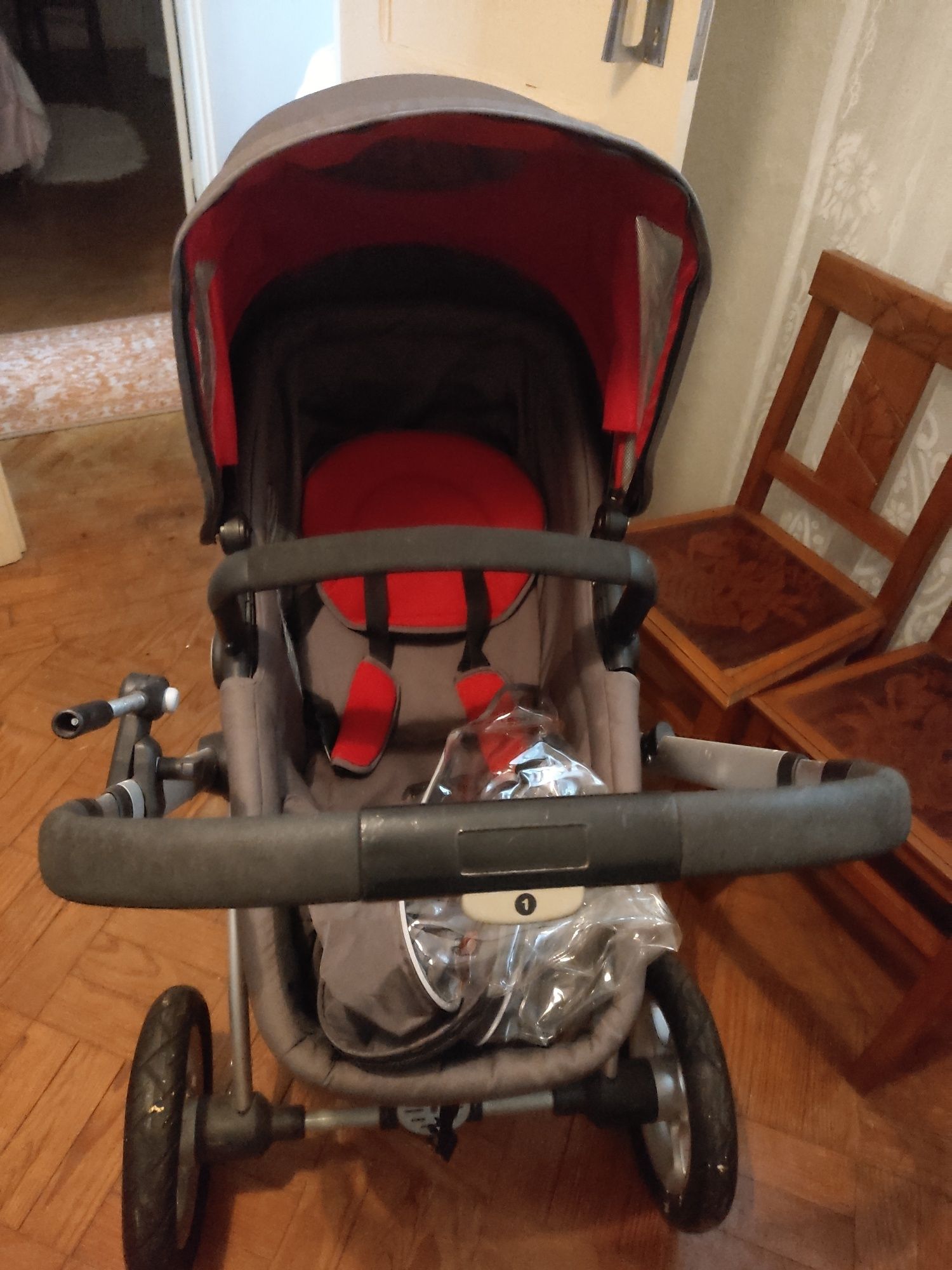 Trio carrinho bebe + ovo  + alcofa vermelho e cinza