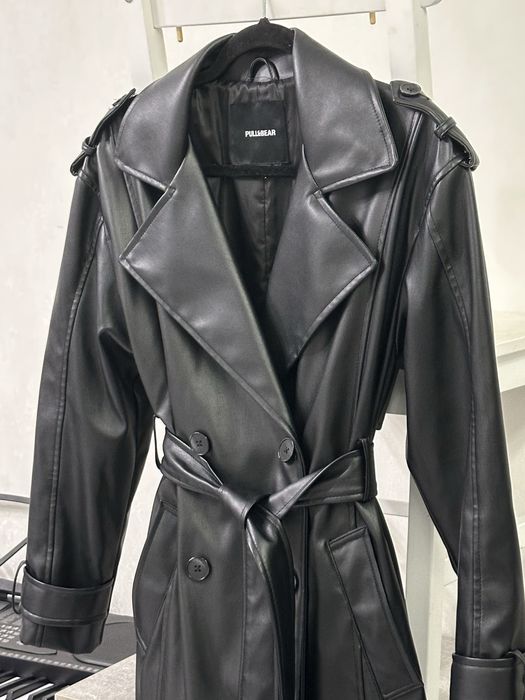 Шкіряний шлащ. Тренч жіночий