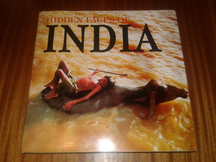 Livro "Hidden Faces of India" de Palani Mohan