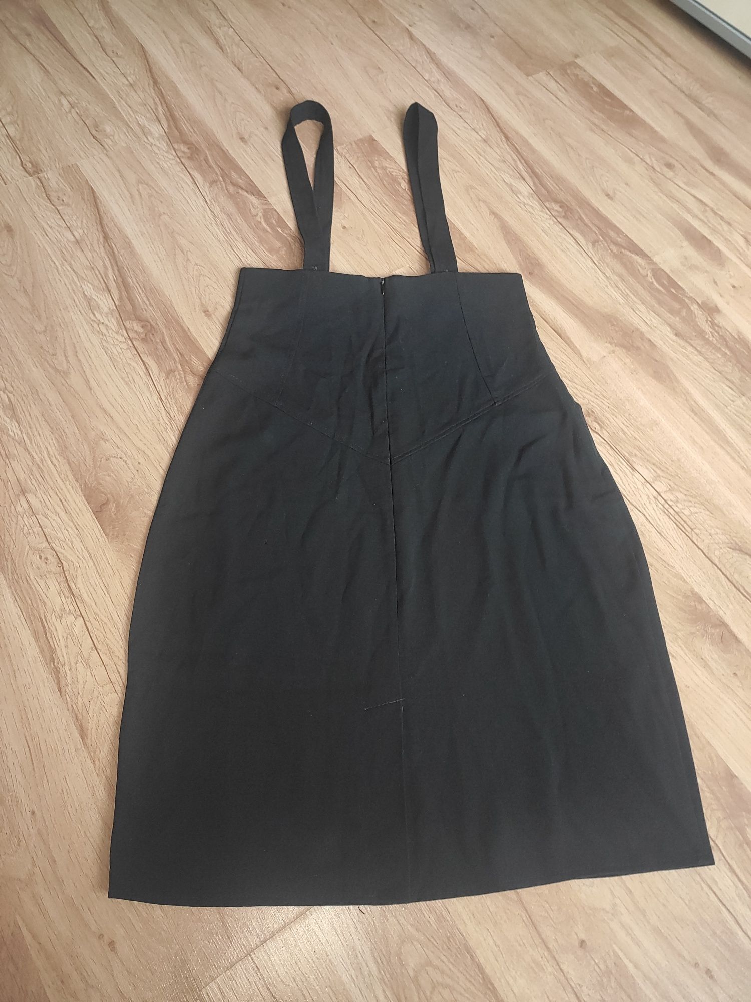 Czarna sukienka prosta ramiączkach suwak 40/L Marol
