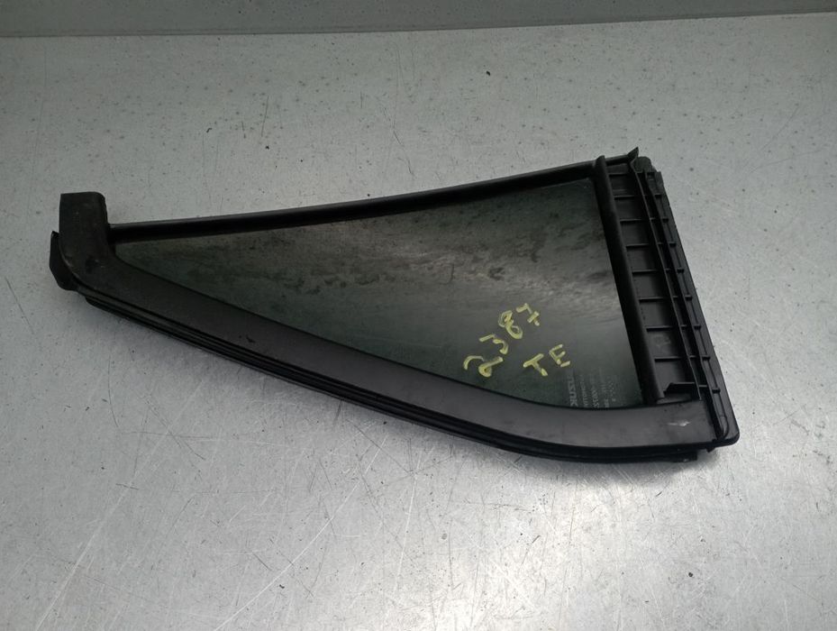 Vidro triangular da porta trás esquerdo SUZUKI SX4 S-Cross (JY)