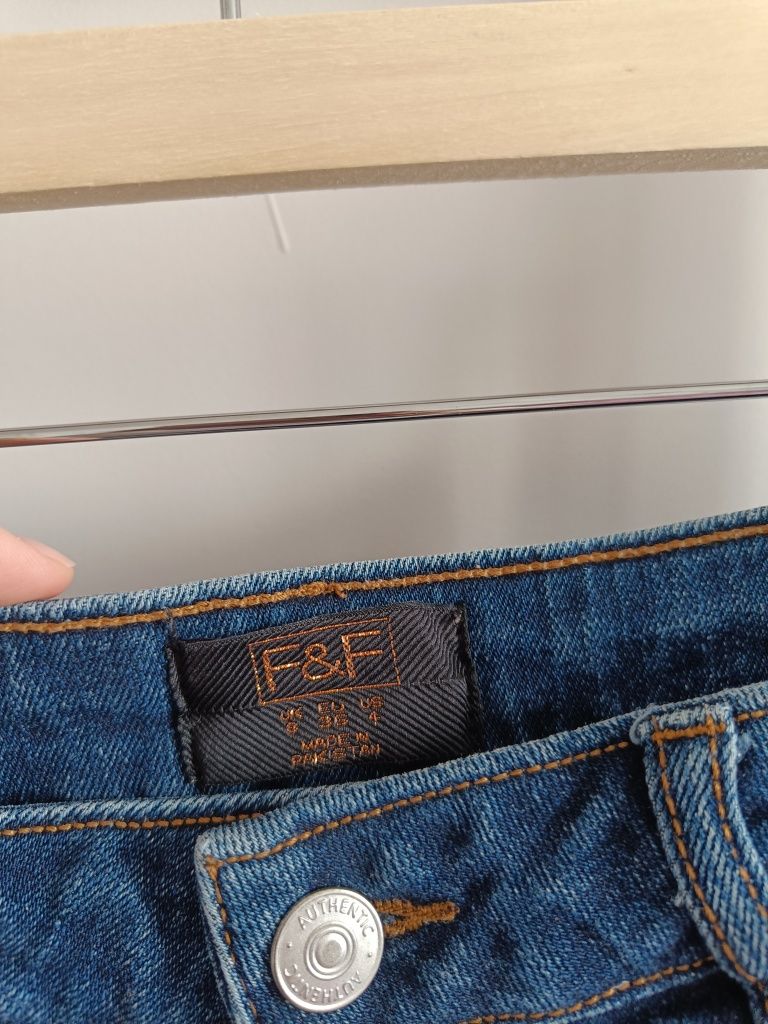 Jeansowe spodenki z wyższym stanem F&F