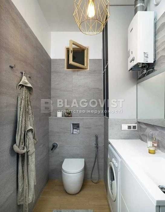 2-кімнатна сталінка 56 м² біля метро | Цегла, високі стелі, ремонт