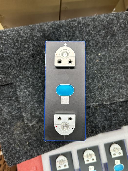 Акумуляторные ячейки LiFePO4 EVE LF280K Комірки Осередки