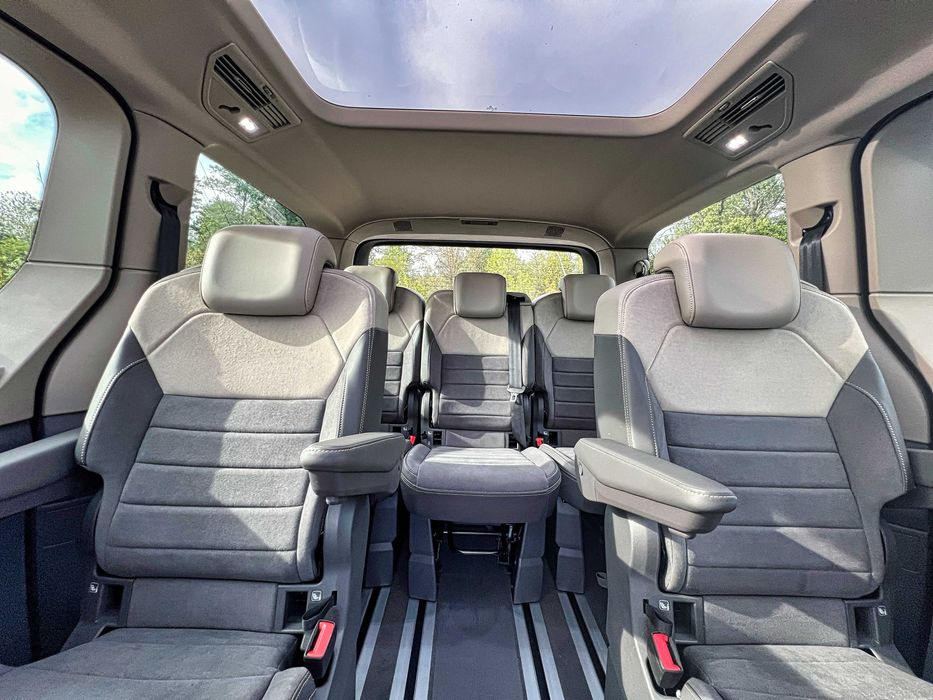 Wynajem busa VW Multivan 2.0TDI AUTOMAT HAK 7-osobowy WYPOŻYCZALNIA