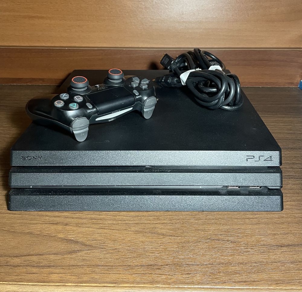 Продам Sony PS4 PRO 1tb