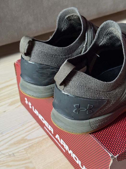 Кросівки чоловічі under armour tribase reign