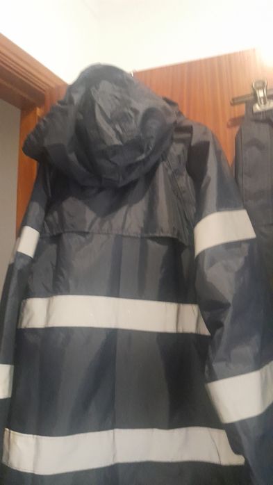 Fato completo para a chuva