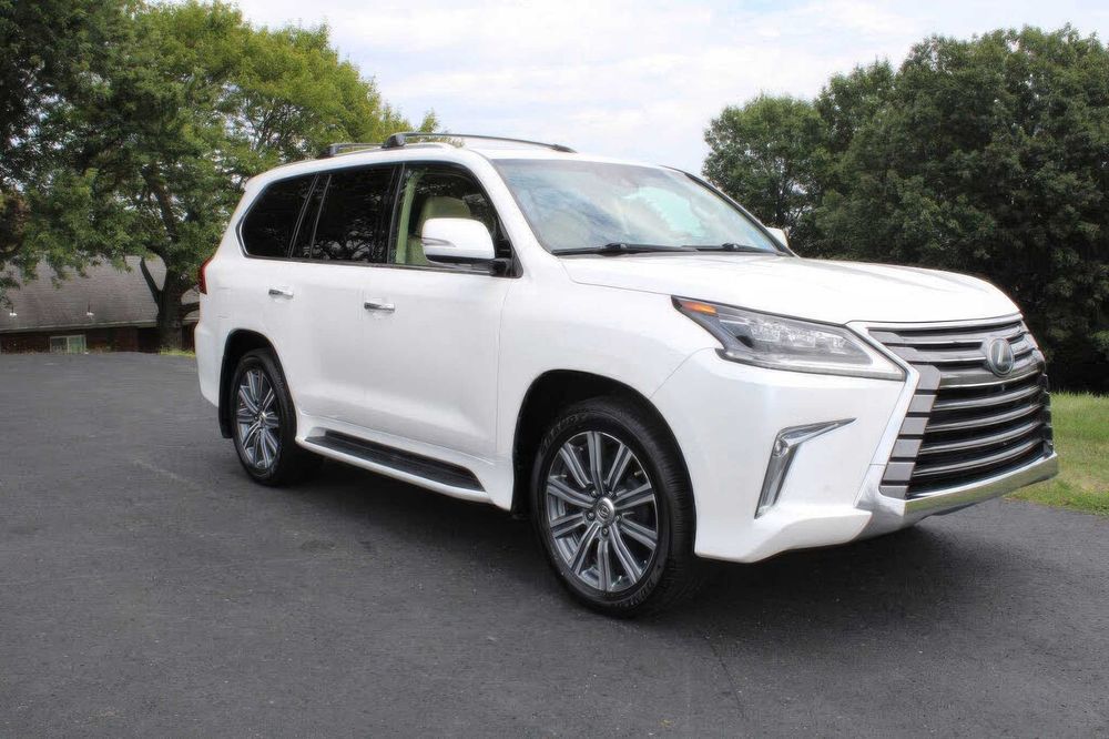Lexus LX 570      2017