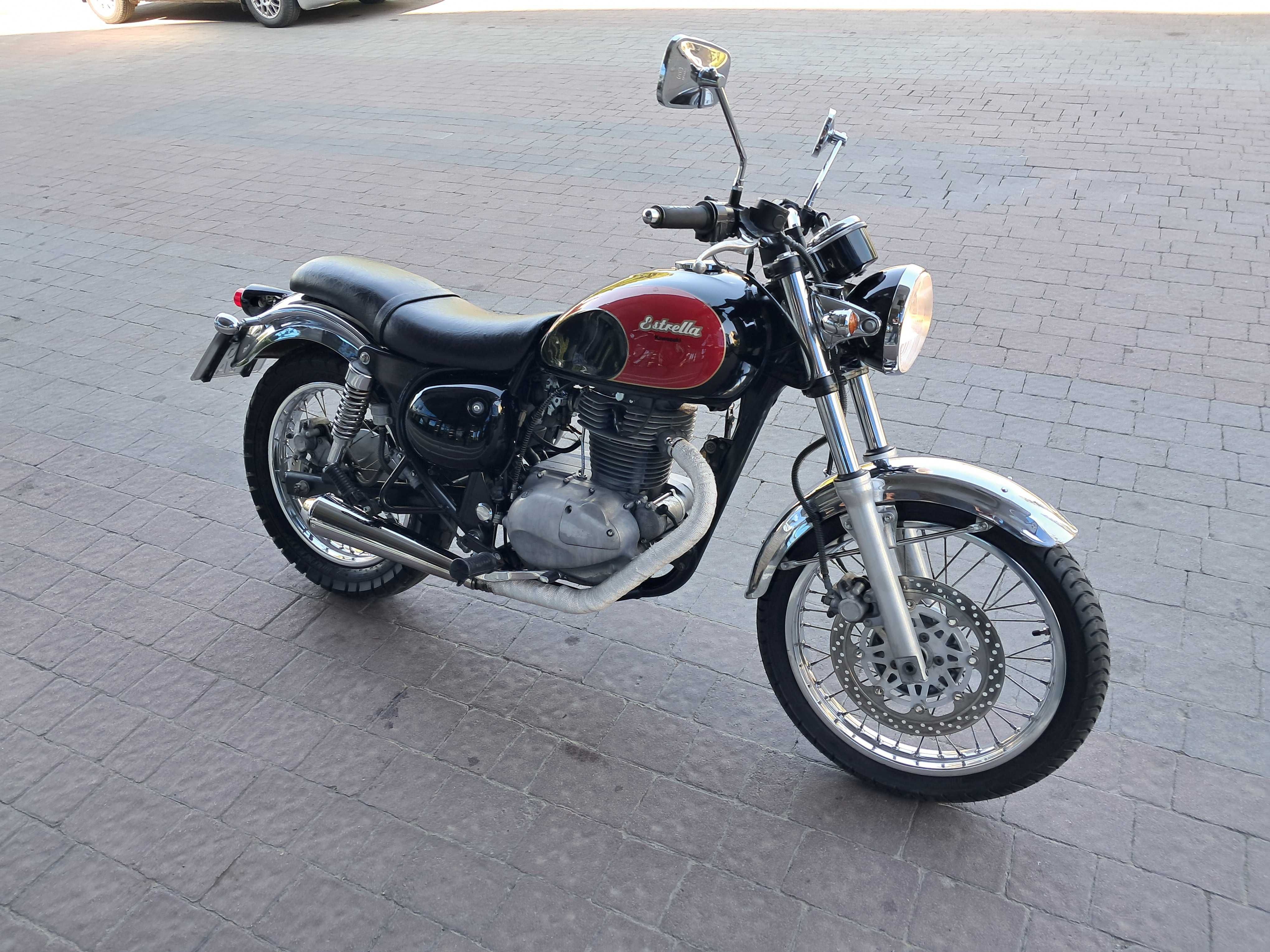 Продаю мотоцикл Kawasaki Estrella 250