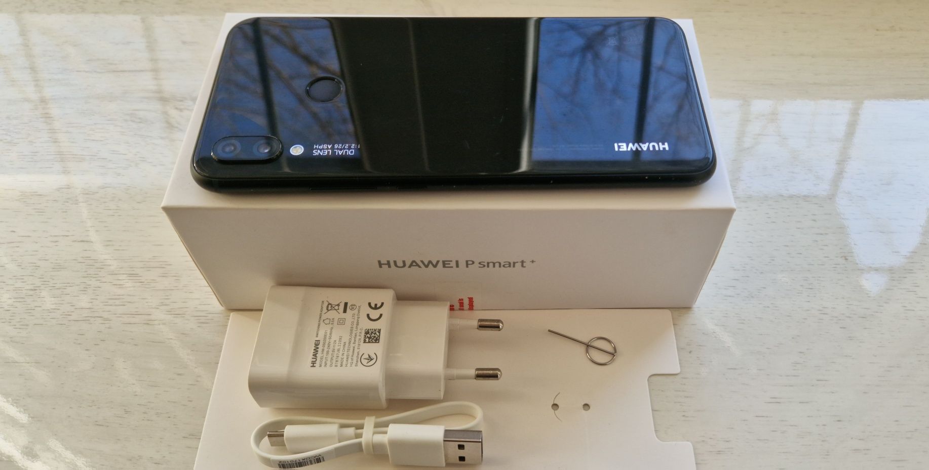 Смартфон Huawei P Smart Plus 4/64Gb Black