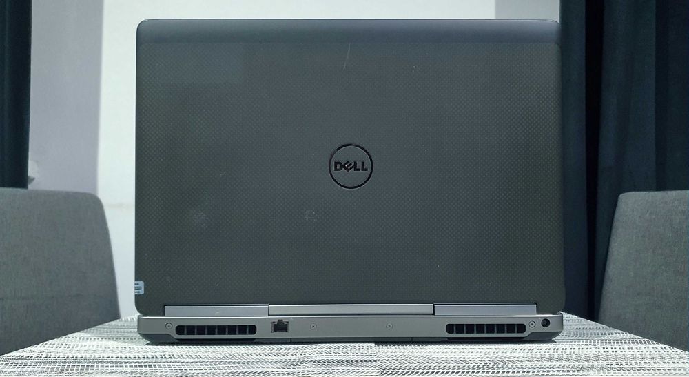 DELL xeon®™/AMD®ProWX4150™/32GBram/1,5TBNvme/USB-C3.1/Podś.Klaw./Win11