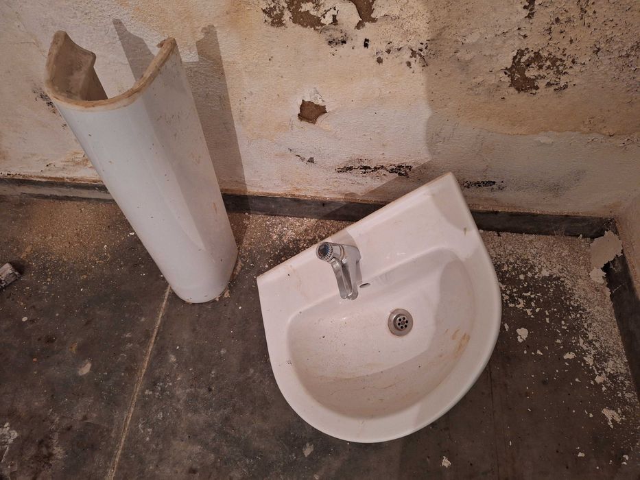 Lavatório Simples Branco + Torneira