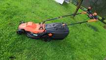Kosiarka Black + Decker 1400W 34cm 

KOSIARKA  ELEKTRYCZNA

FIRMY BLAC
