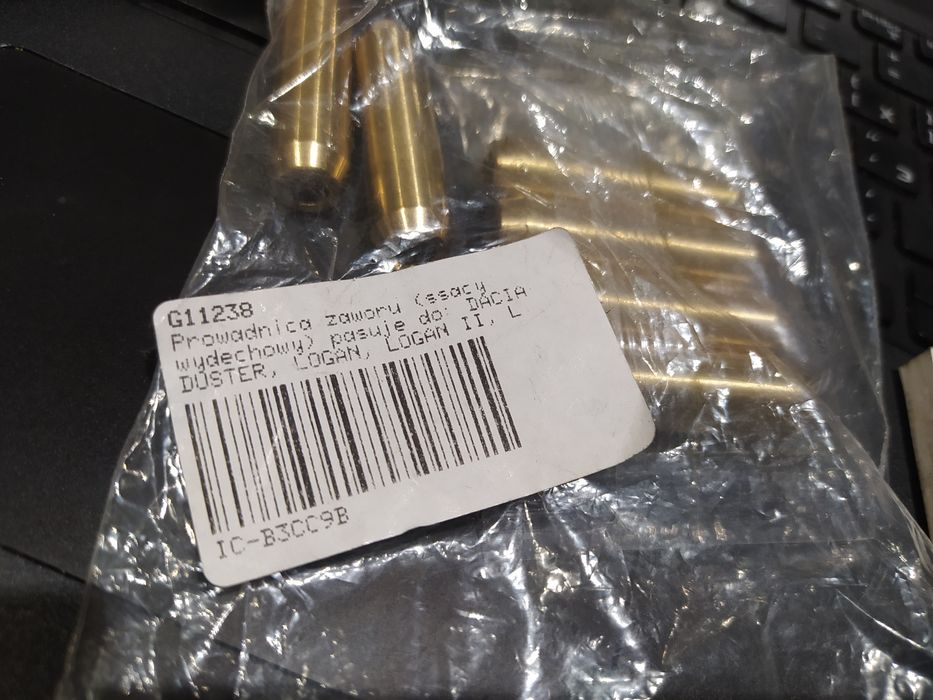 клапани і направляючі до рено дачія 1.4-1.6 бенз