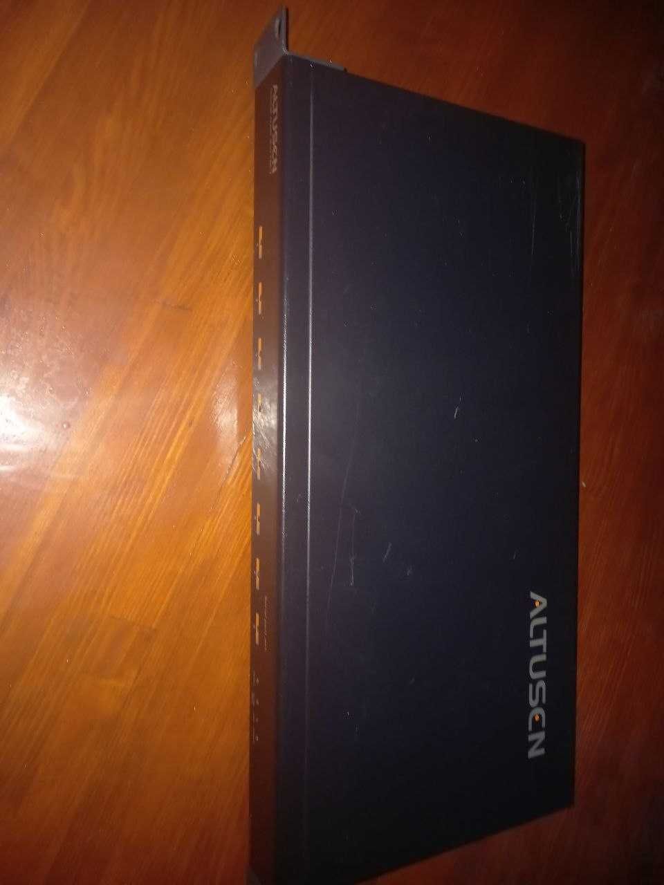 Altusen 8 Port Serial Over the Net (SN0108