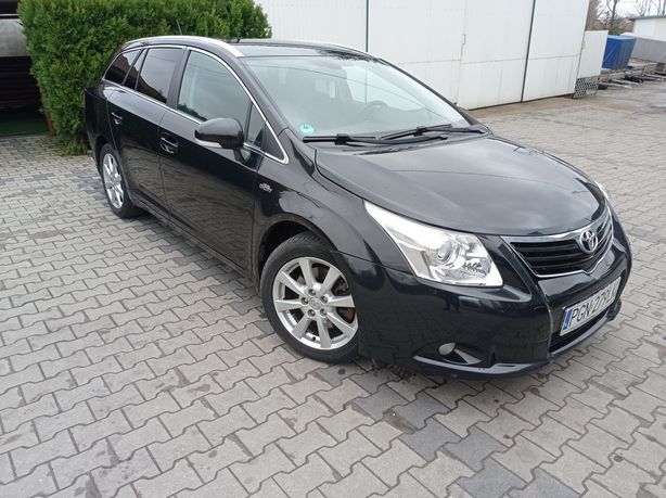 Toyota Avensis t27 2.2d 176km ładna