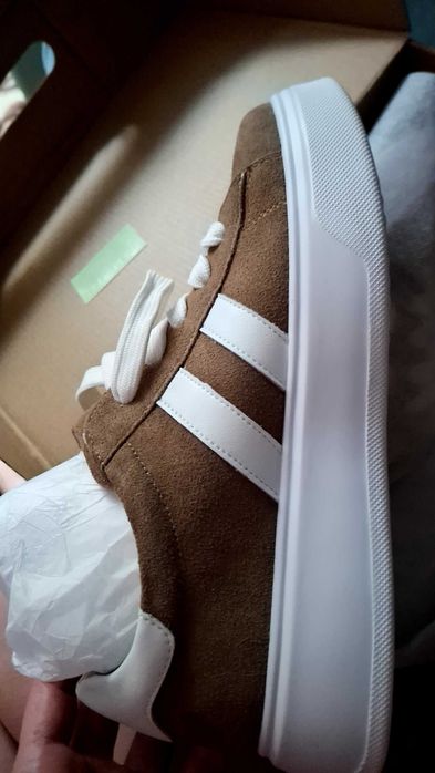 Кросівки бежеві замш 39 р