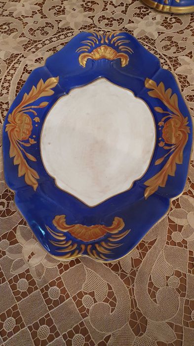 Centro de Mesa, Pintado à Mão, detalhes em ouro.